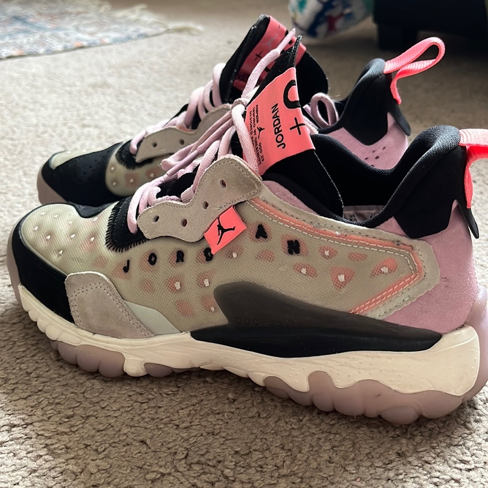 Jordan Delta 2 sneakers